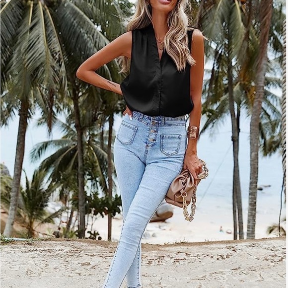 NWT BLACK Blouse Tank. Large - Picture 3 of 4